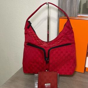 NWOT Gucci red hobo bag and matching preonwed wallet
